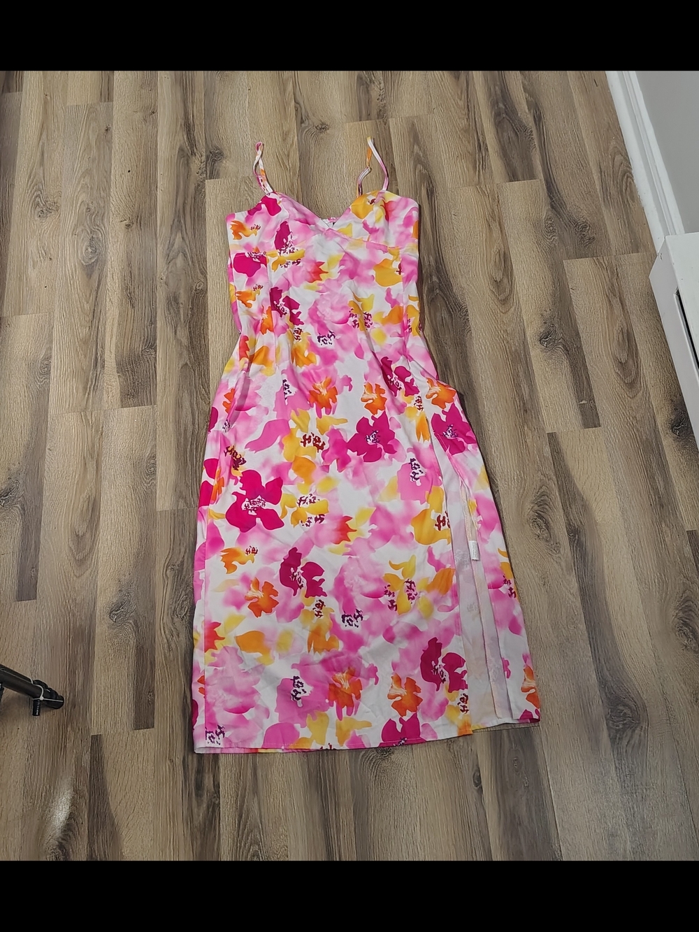 Ladies Medium Beachy Floral Deep Slit Cami Midi Dress